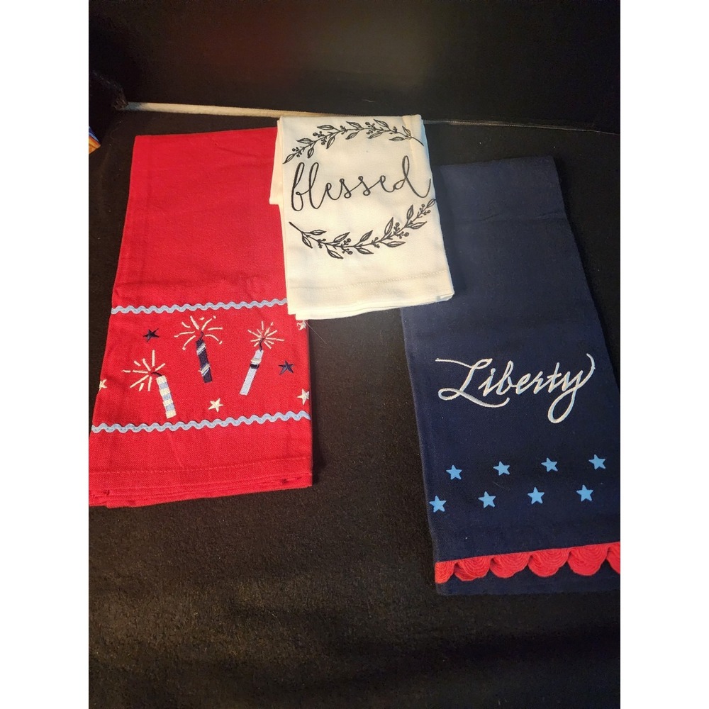 KAY DEE/HOBBY LOBBY Red, White, Blue Embroidered Hand Towels NWOT